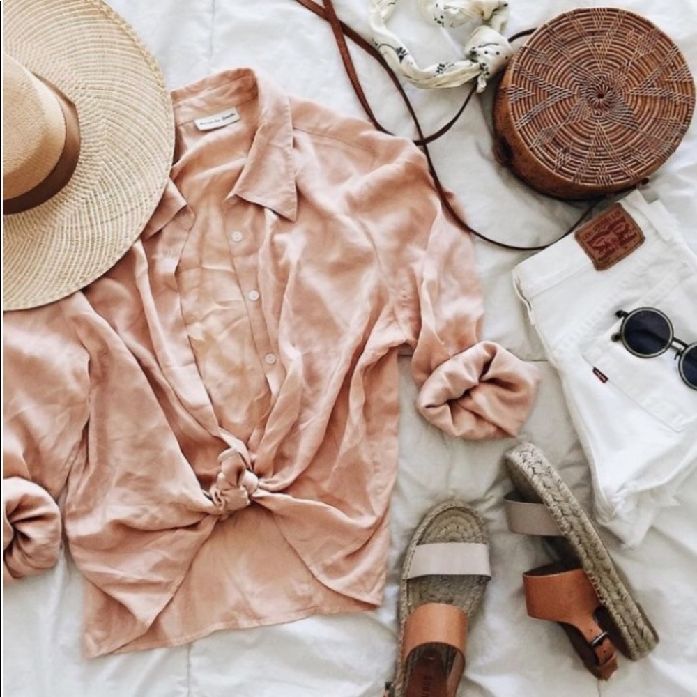 ✨ $20 OUTFIT MYSTERY BOX ✨ - Picture 6 of 6